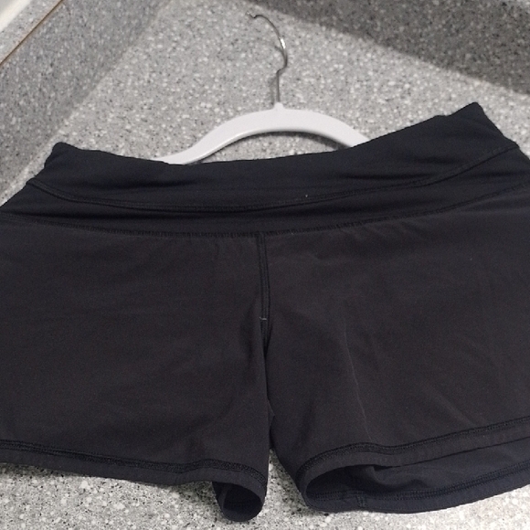 lululemon athletica Black Athletic Shorts Moisture-Wicking Performance - Picture 3 of 7